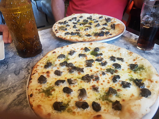 Le Santiago Bar Restaurant Pizzeria