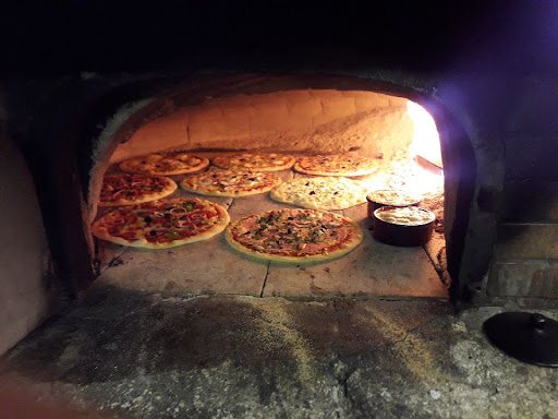 Le Cesarino : pizzas à emporter