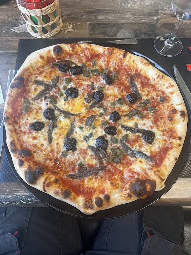 Le M Pizzeria Restaurant