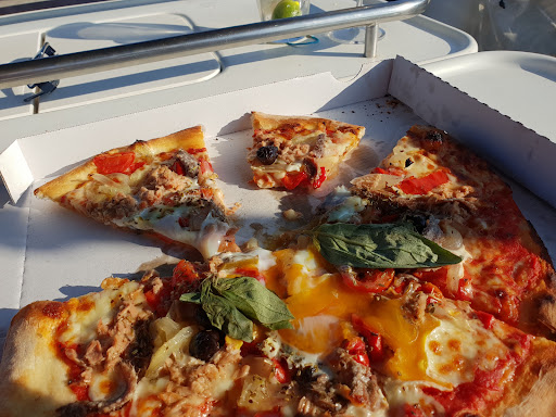 Catamaran Pizza - La Voile Gourmande