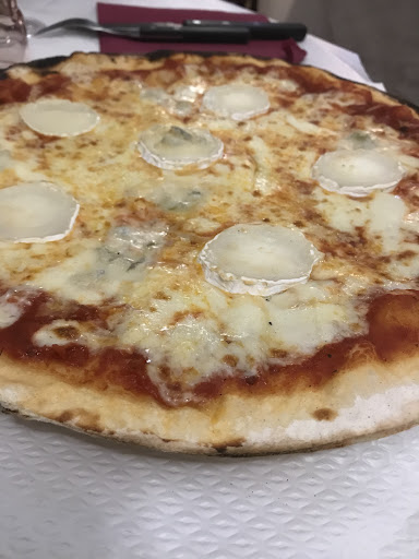 Pizza Au Feu De Bois