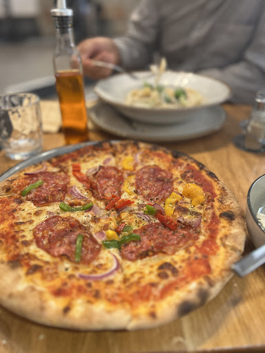 La pizza sale e pepe